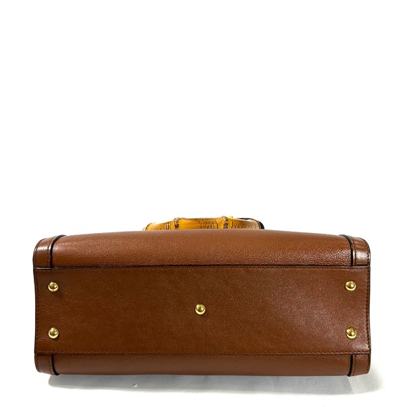 Gucci Bamboo Diana Crossbody - Picture 8 of 11